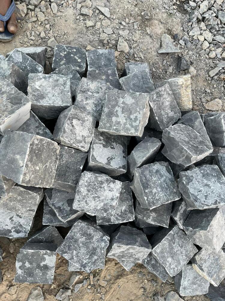Hand cut Black basalt cobble stone / Machine cut cobble black natural stone