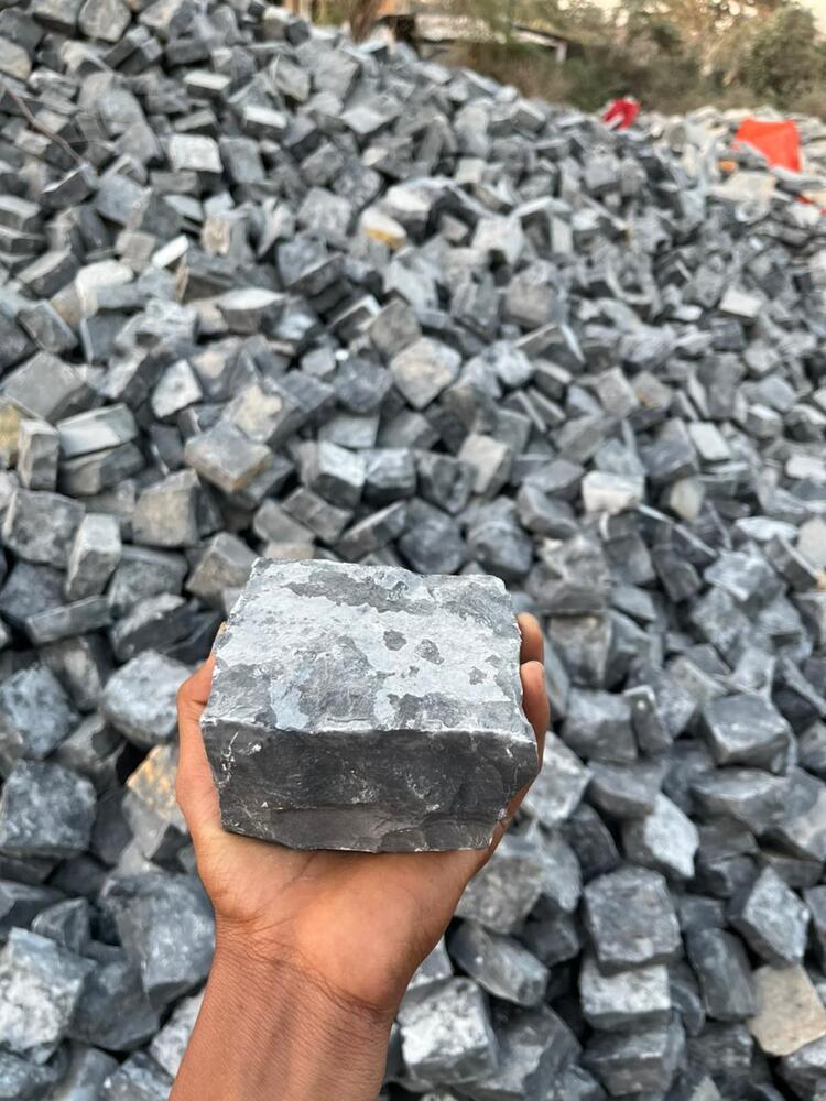 Hand cut Black basalt cobble stone / Machine cut cobble black natural stone