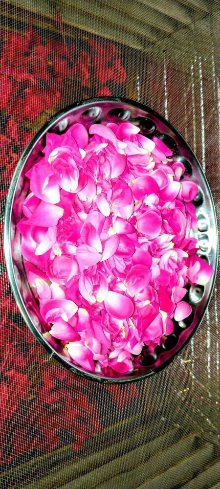 Dried rose petals