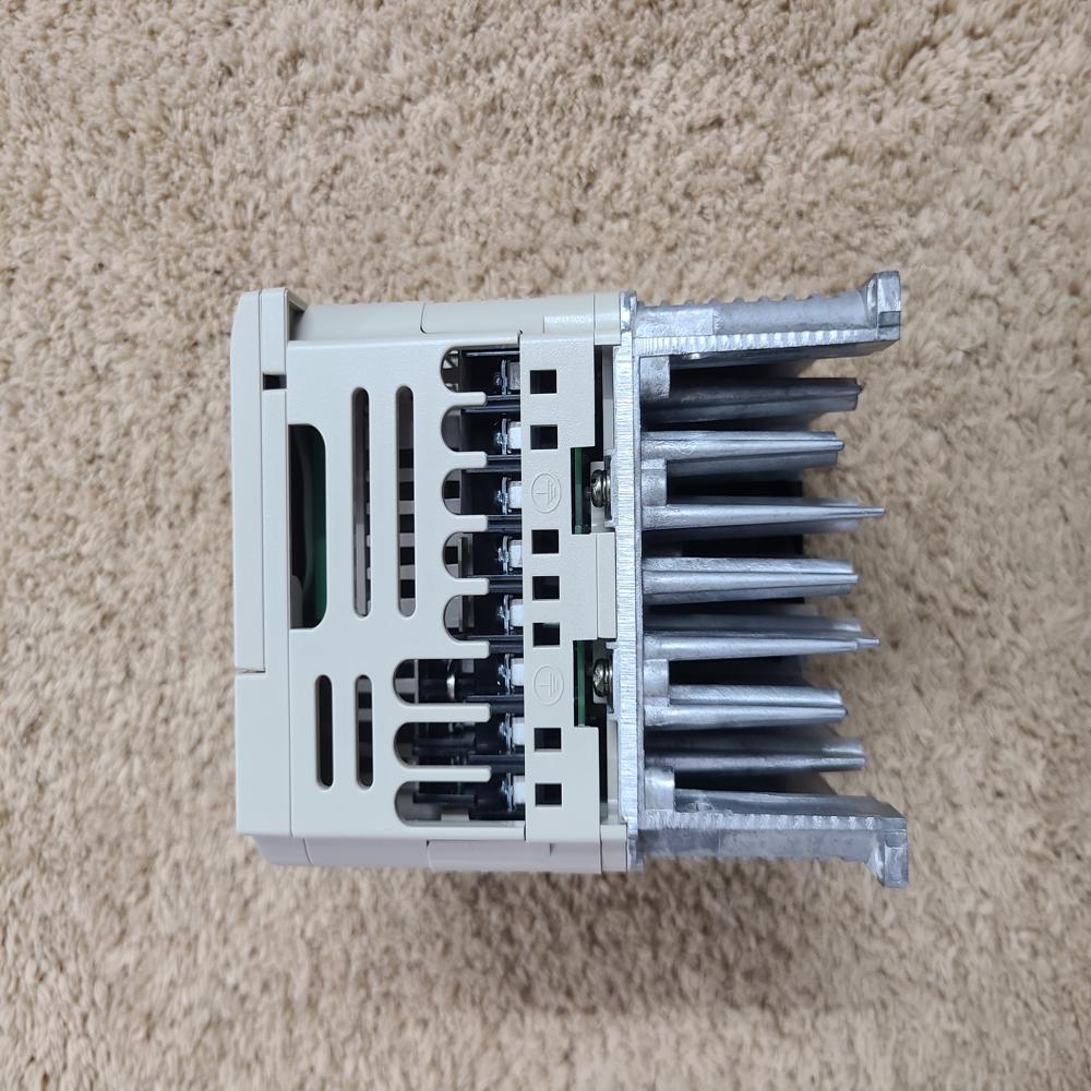 CIMR-JT4A0005BAA - Yaskawa Ac Drive J1000