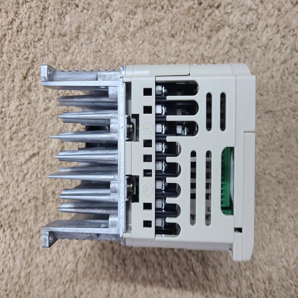 CIMR-JT4A0007BAA - Yaskawa Ac Drive J1000