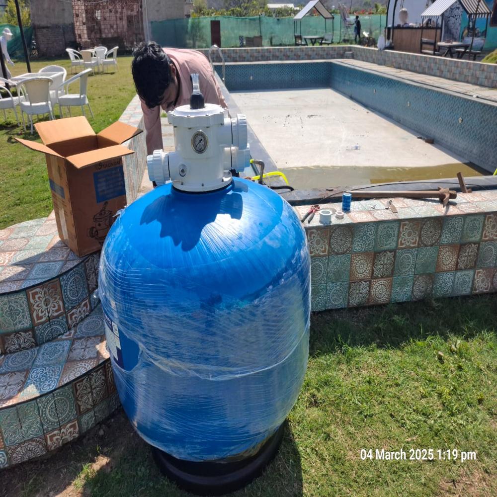 Top mount sand filter