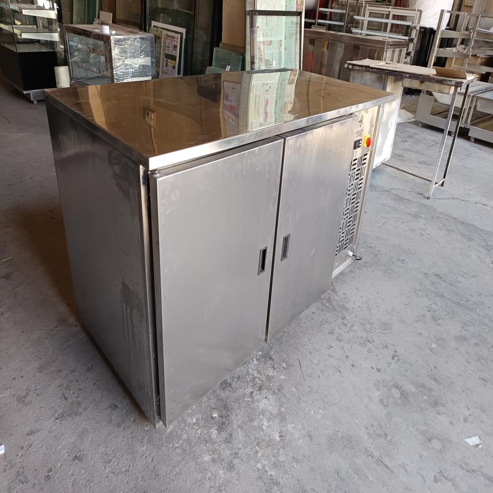 Commercial Deep Freezer - Color: Multiple