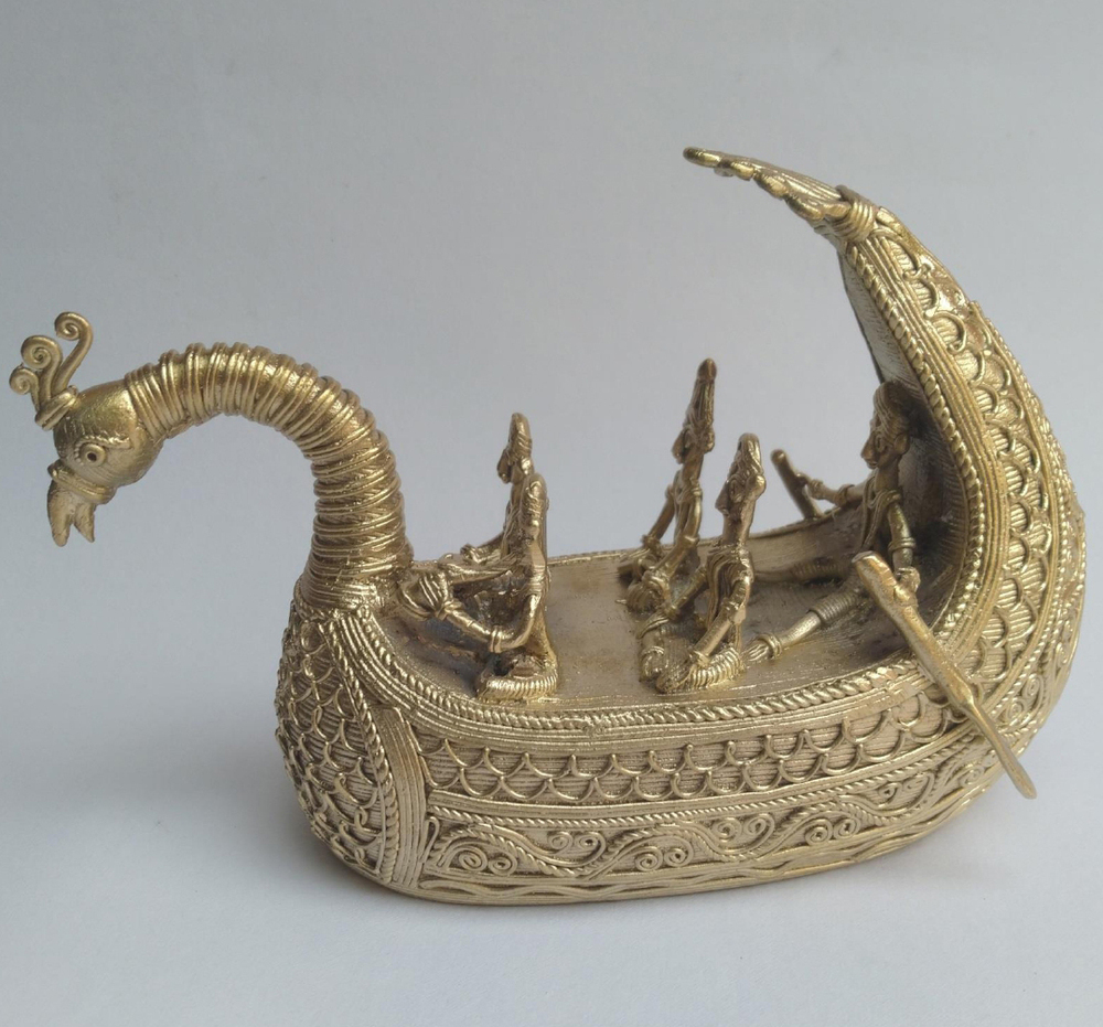 8.5 Inch Mayurpankhi Nouka Statue