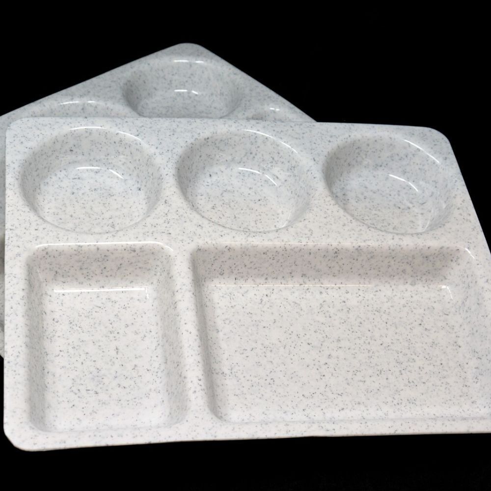 Plastic Mess Tray Plate With Deep Compartments For Spill Free Food Serving - Color: White