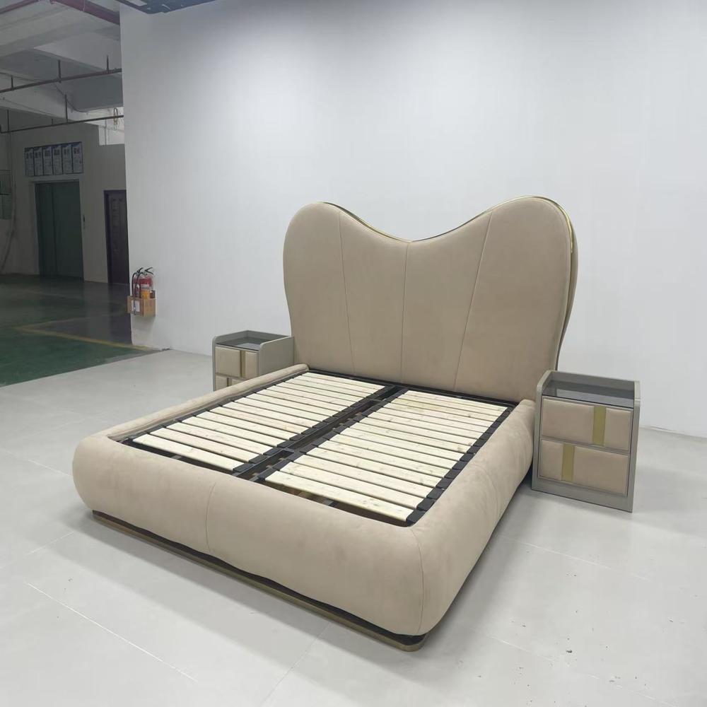 Luxury Curved Headboard Upholstered Bed Velvet Platform Bed Frame