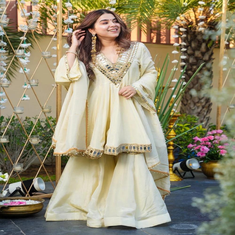 Off White Tyohaar Suit - Bust Size: 32-40 Inch (In)