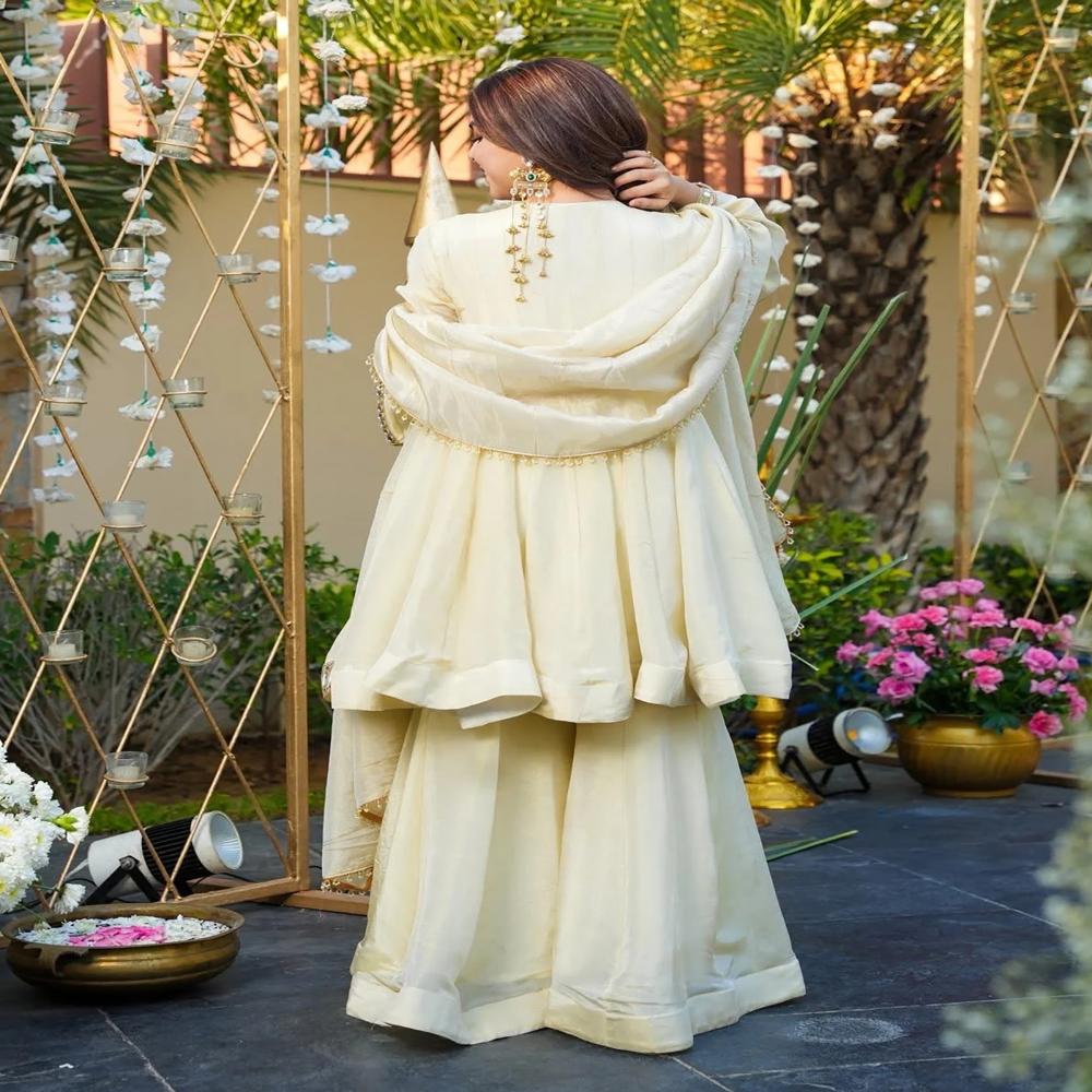 Off White Tyohaar Suit - Bust Size: 32-40 Inch (In)