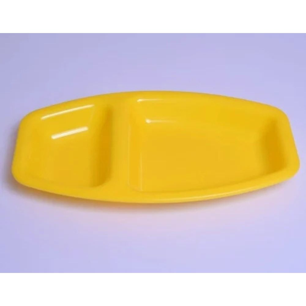 Lightweight Plastic Mess Tray Plate with Multiple Sections for Easy Handling and Cleaning