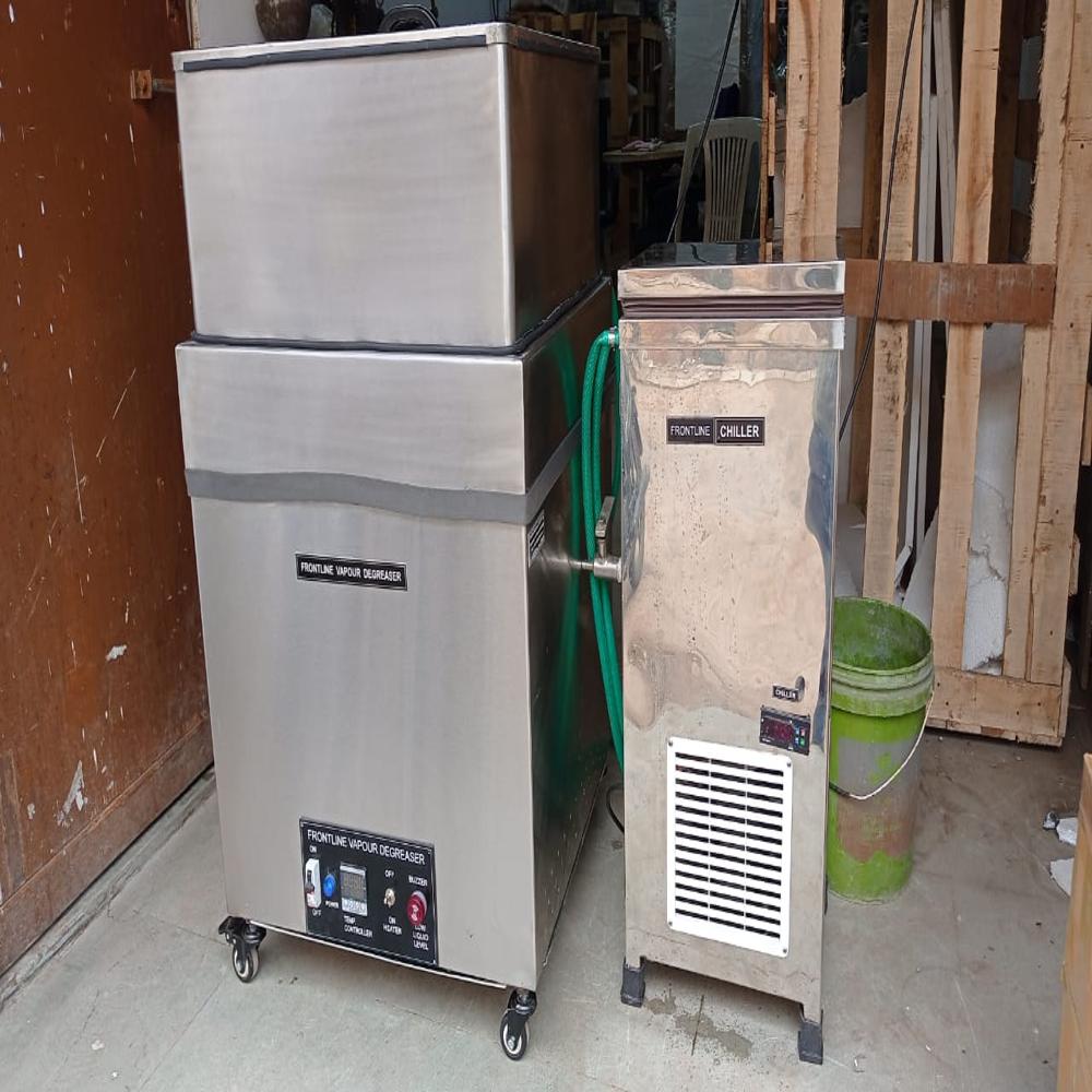 Small Vapour Degreaser Machine - Stainless Steel, Compact Size, Silver Color | 415 Volt Power, New And Reliable For Industrial Metal Cleaning