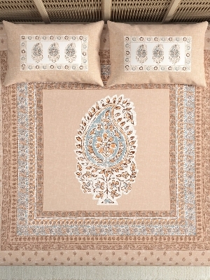 Cotton bedsheet with designer pillow