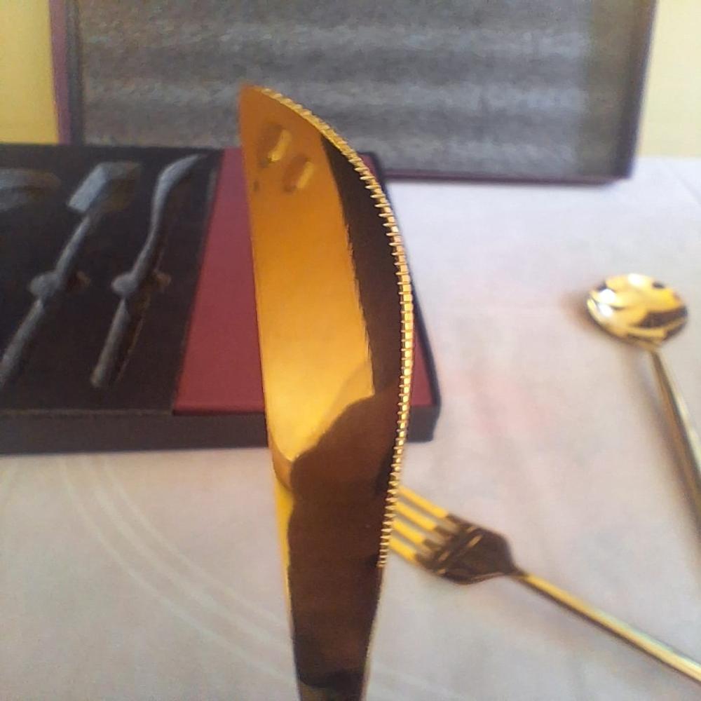 SS Sutlery Set of 4 Gold