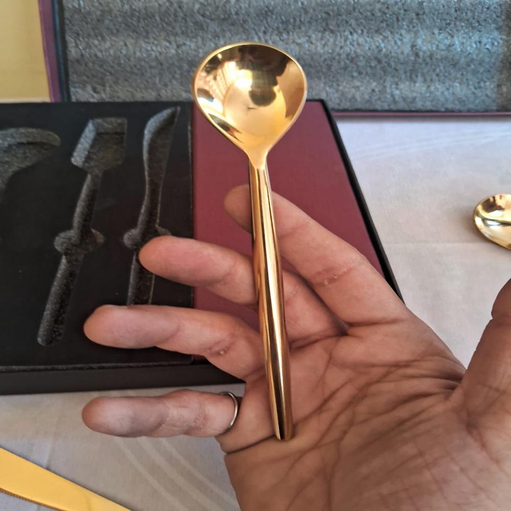 SS Sutlery Set of 4 Gold