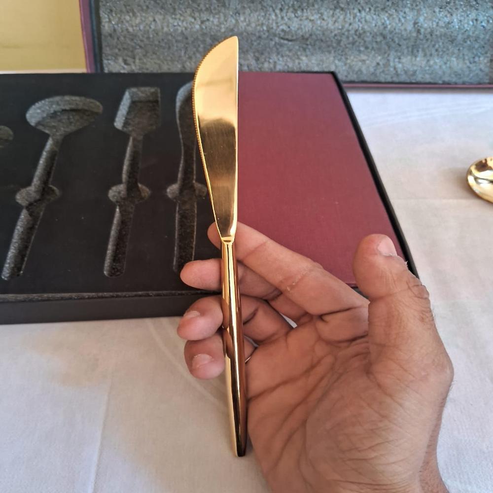 SS Sutlery Set of 4 Gold