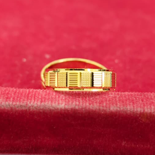 Stunning Geometric Gold Ring For Men