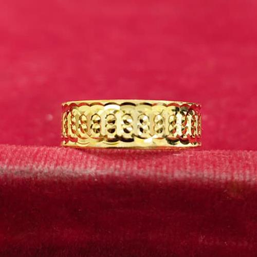 Classic Finely Detailed And Crafted 22KT Gold Ring