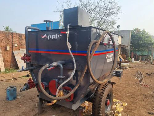 बीट्यूमिन स्प्रेयर विद रोड डस्ट क्लीनर