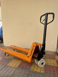 Maini Hydraulic Pallet Truck - Feature: Compact Design