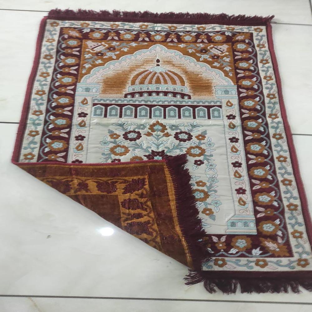 Muslim Prayer Mats - Polyester Fabric , Woven Jacquard Style For Home Furnishing And Bedroom Decoration