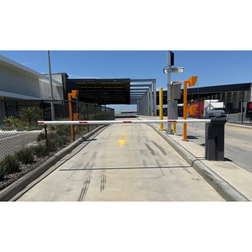 Security Boom Barrier - Color: White And Black
