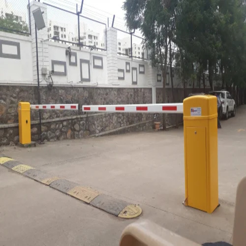 Security Boom Barrier - Color: White And Black
