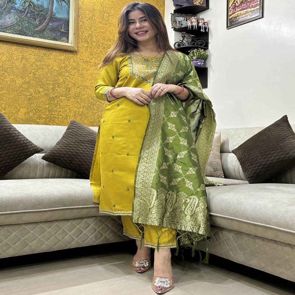 Patola Kurta Pant Dupatta Set - Bust Size: 32-40 Inch (In)
