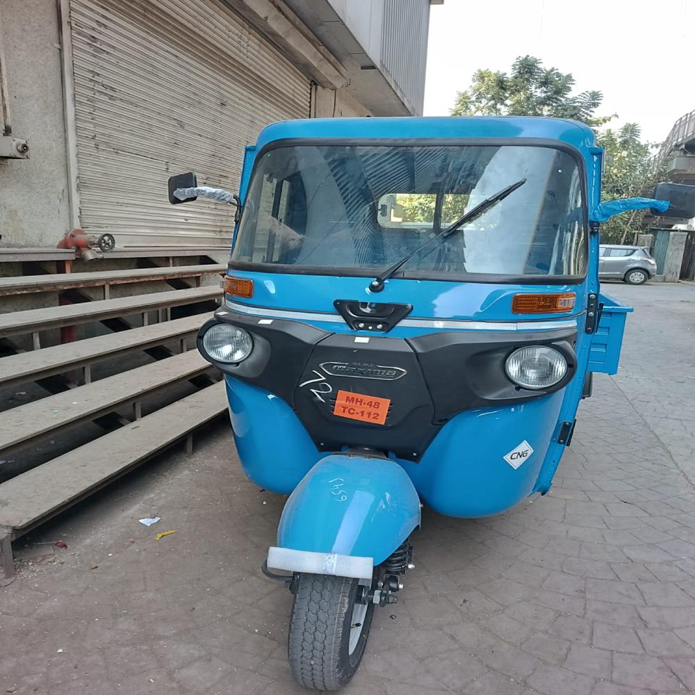 Bajaj Maxima Cng - Capacity: 3-liter Ltr