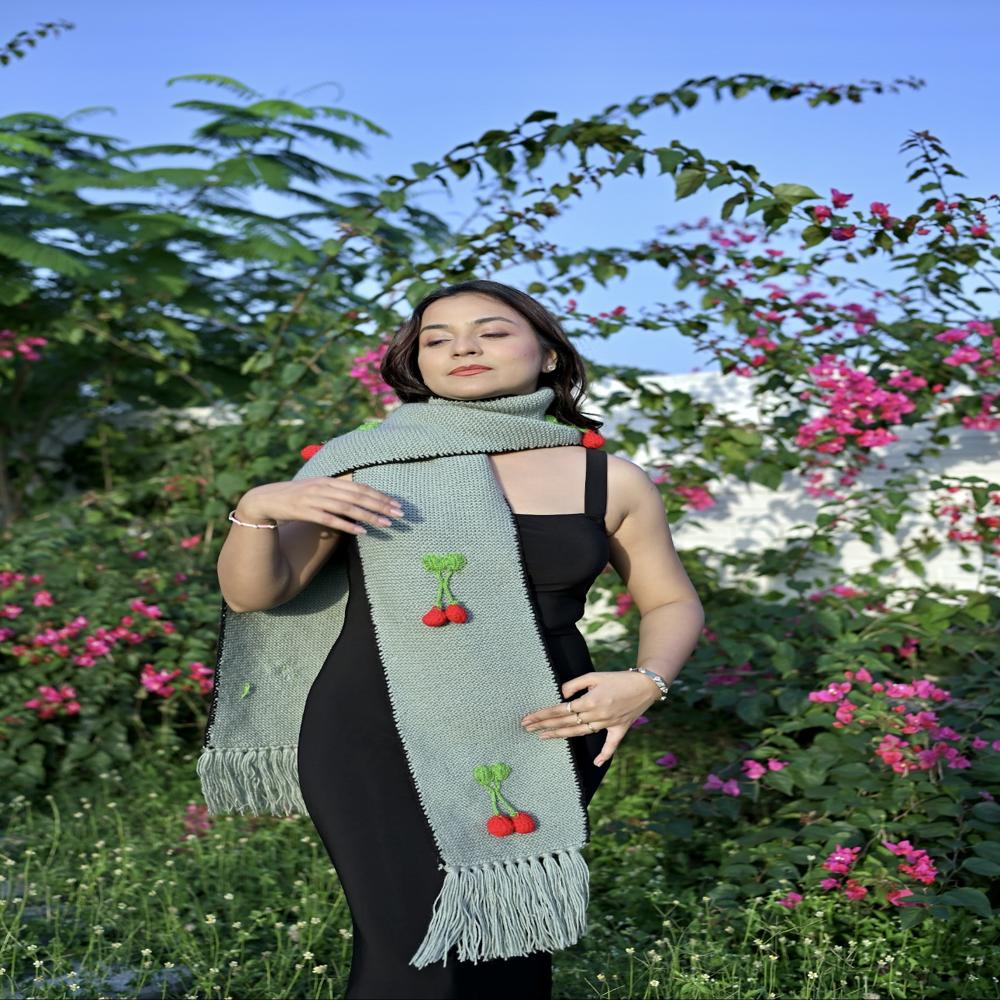 Ladies Hanging Cherry Grey Scarf
