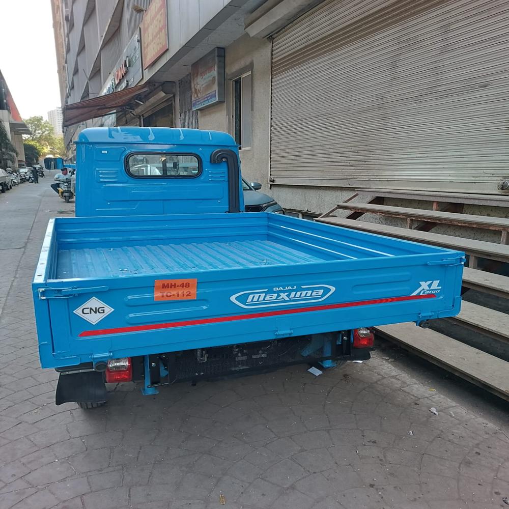 Bajaj Maxima Cng - Capacity: 3-liter Ltr