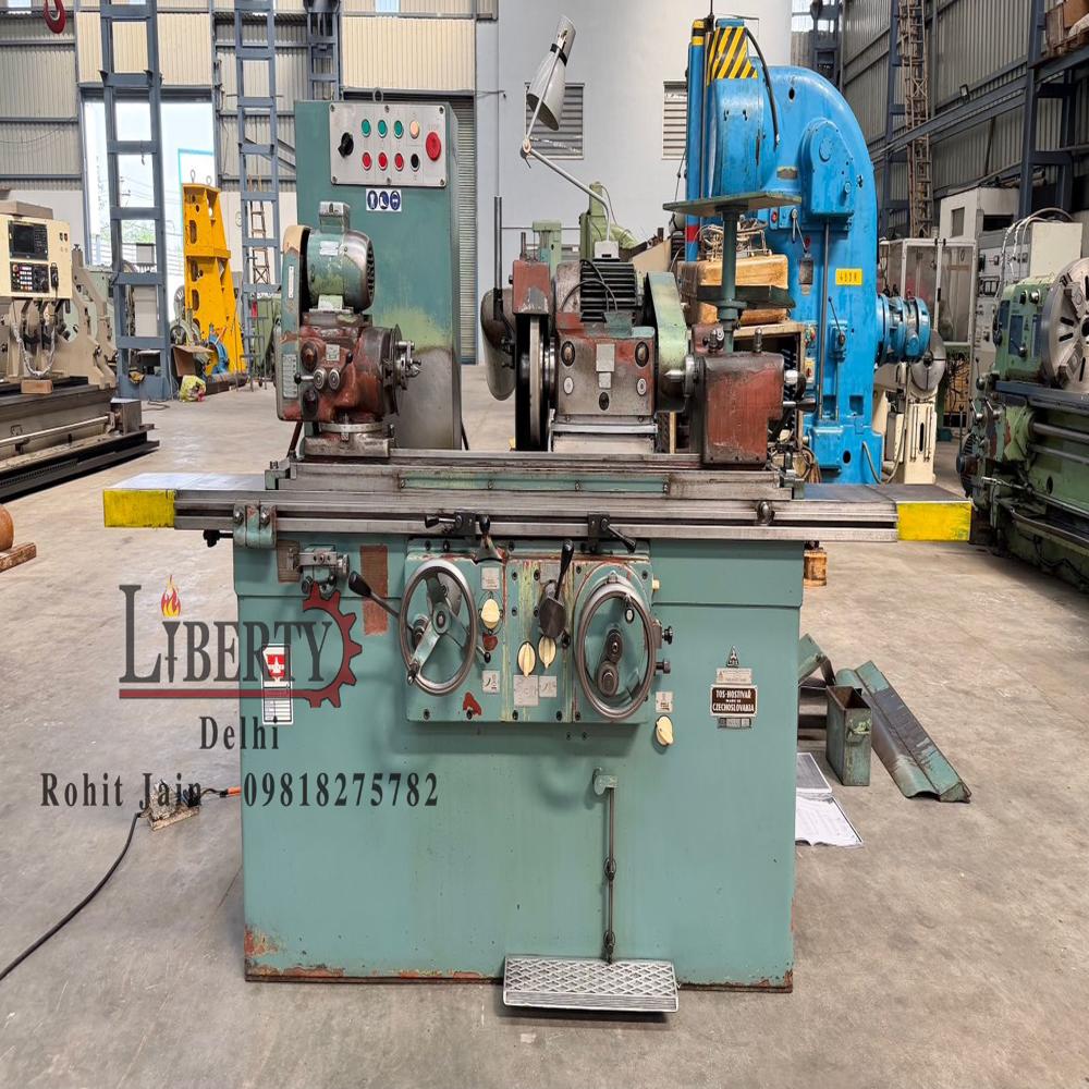 TOS Czech 2Ud P2 / 750 mm Cylindrical Grinder Machine