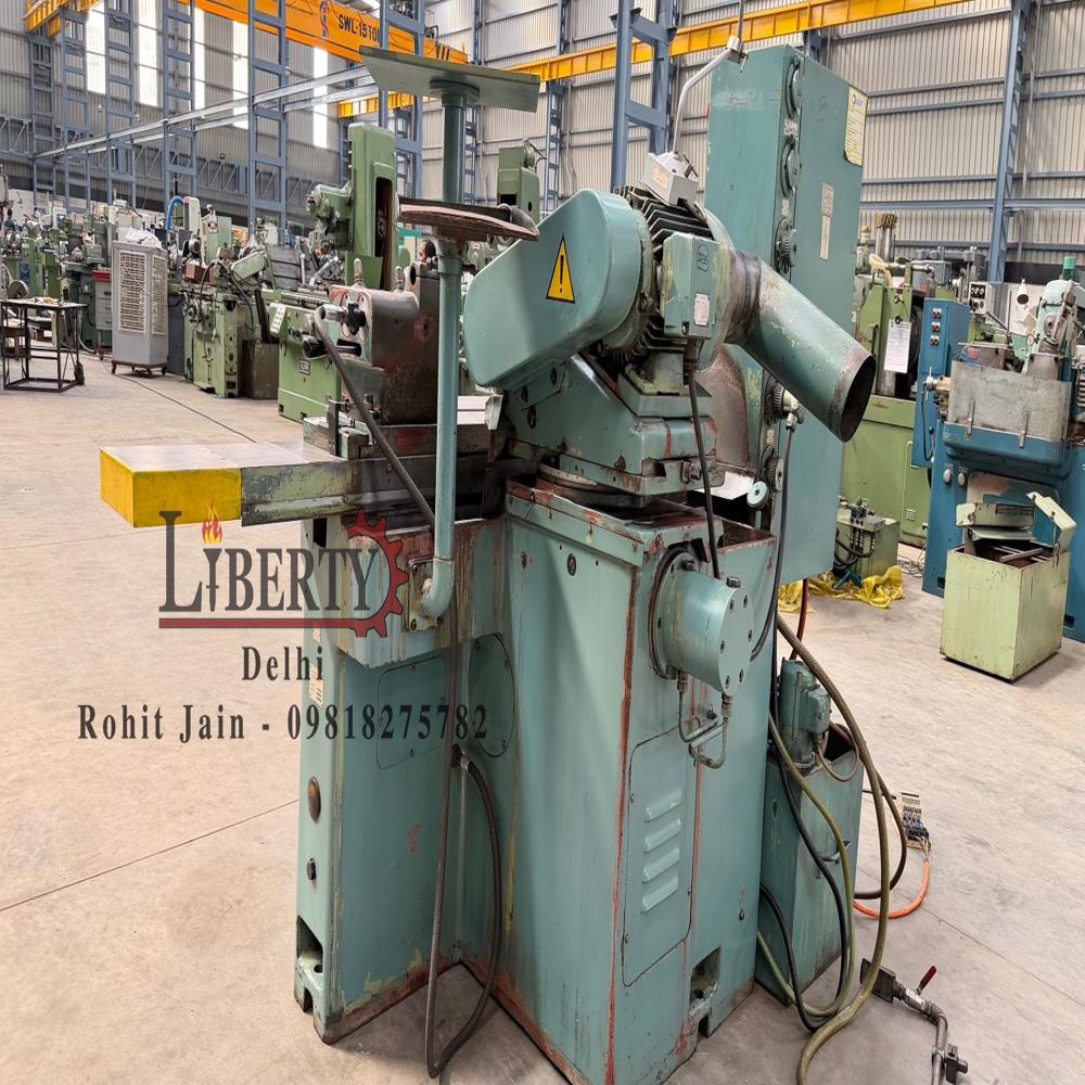 TOS Czech 2Ud P2 / 750 mm Cylindrical Grinder Machine