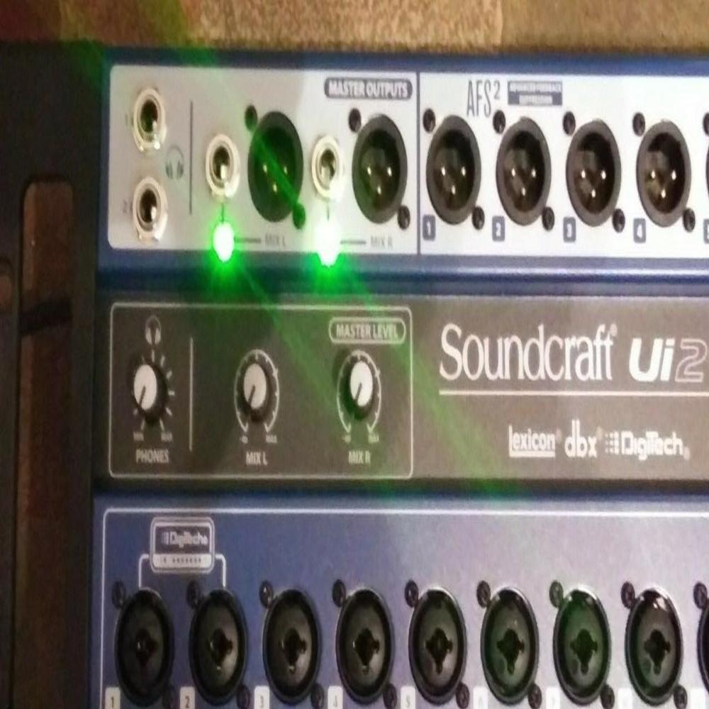 Soundcraft Ui24R 24-Channel Digital Mixer Multi-Track USB Recorder with Wireless Control