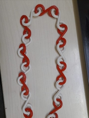 6,mm plastic chain Read &white