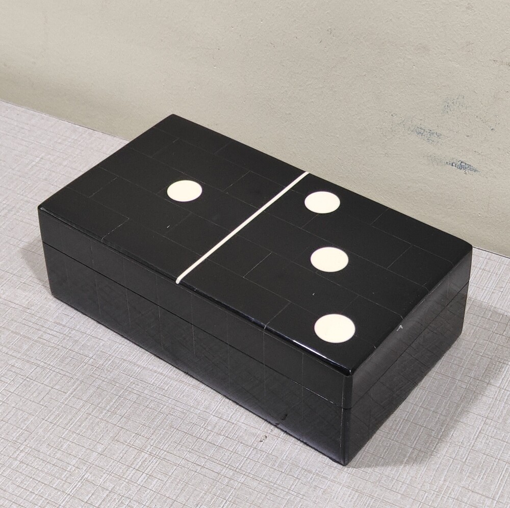 ARTG220 Resin Board Game