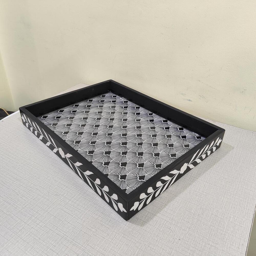 ARTR192 Scales Pattern Serving Tray