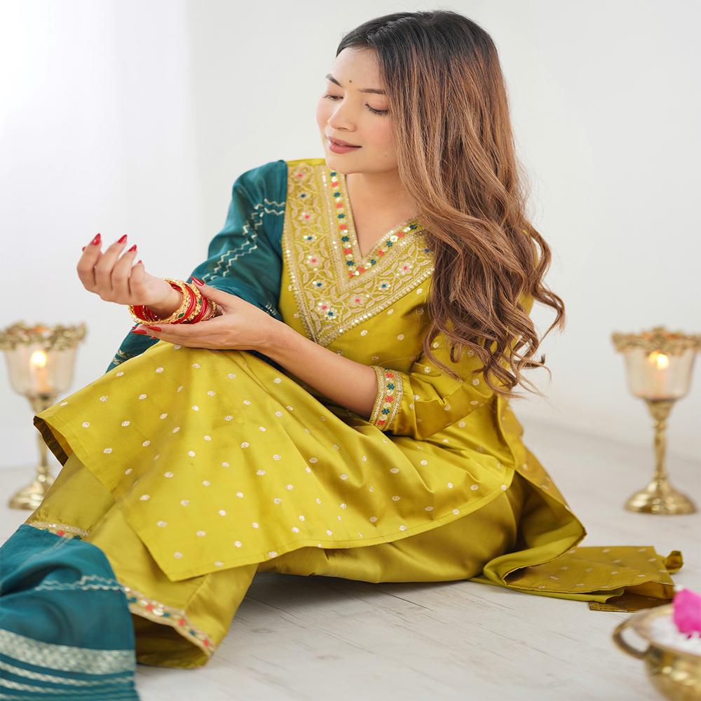 Kasturi Kurta Set - Bust Size: 32-40 Inch (In)