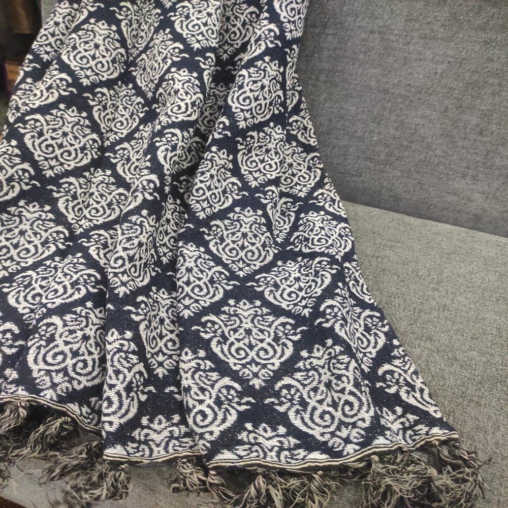 Damask Throw - Feature: Shrink-resistant