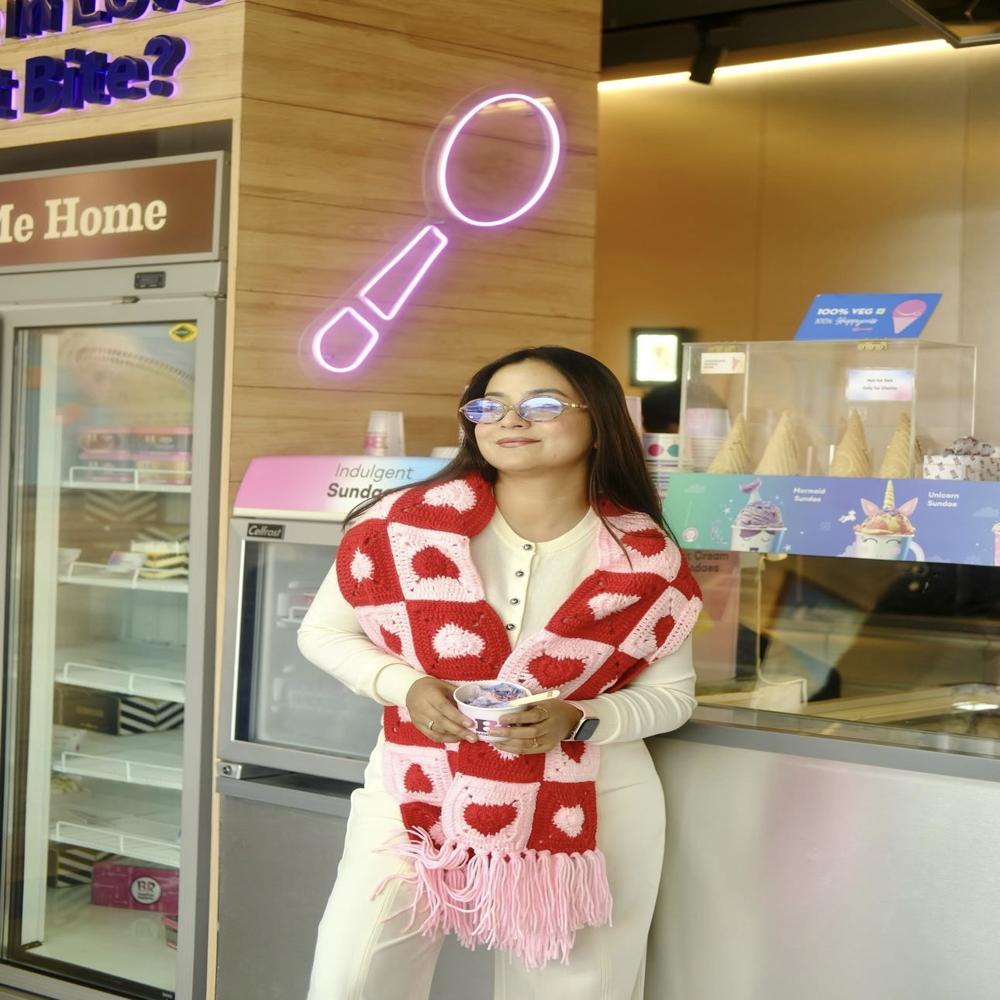 Ladies Parisian Heart Scarf