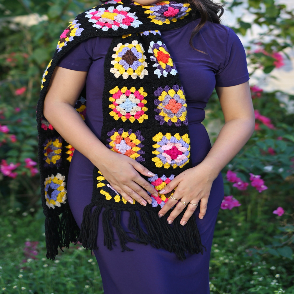 Ladies Muffin Knit Scarf