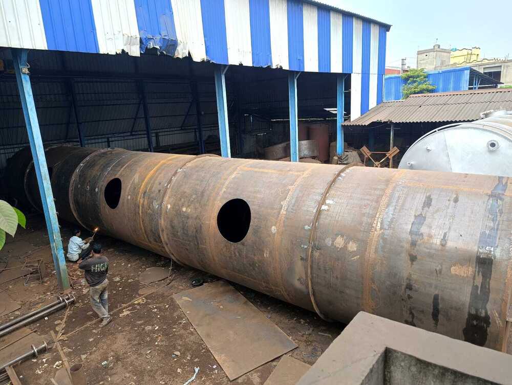 भूमिगत तेल भंडारण टैंक