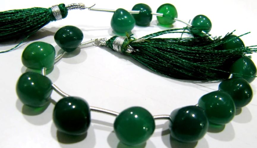 Natural Green Onyx Onion Shape Plain Smooth 9 - 10mm Size Side Drilled Beads Strand 8 Inches Long
