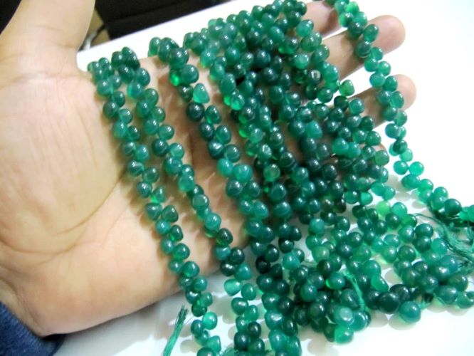 Natural Green Onyx Onion Shape Plain Smooth 6 to 8mm Size Side Drilled Beads Strand 8 Inches Long