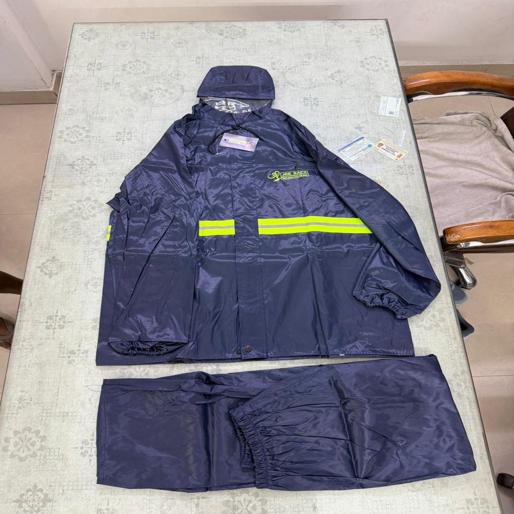 reflective  raincoat  set