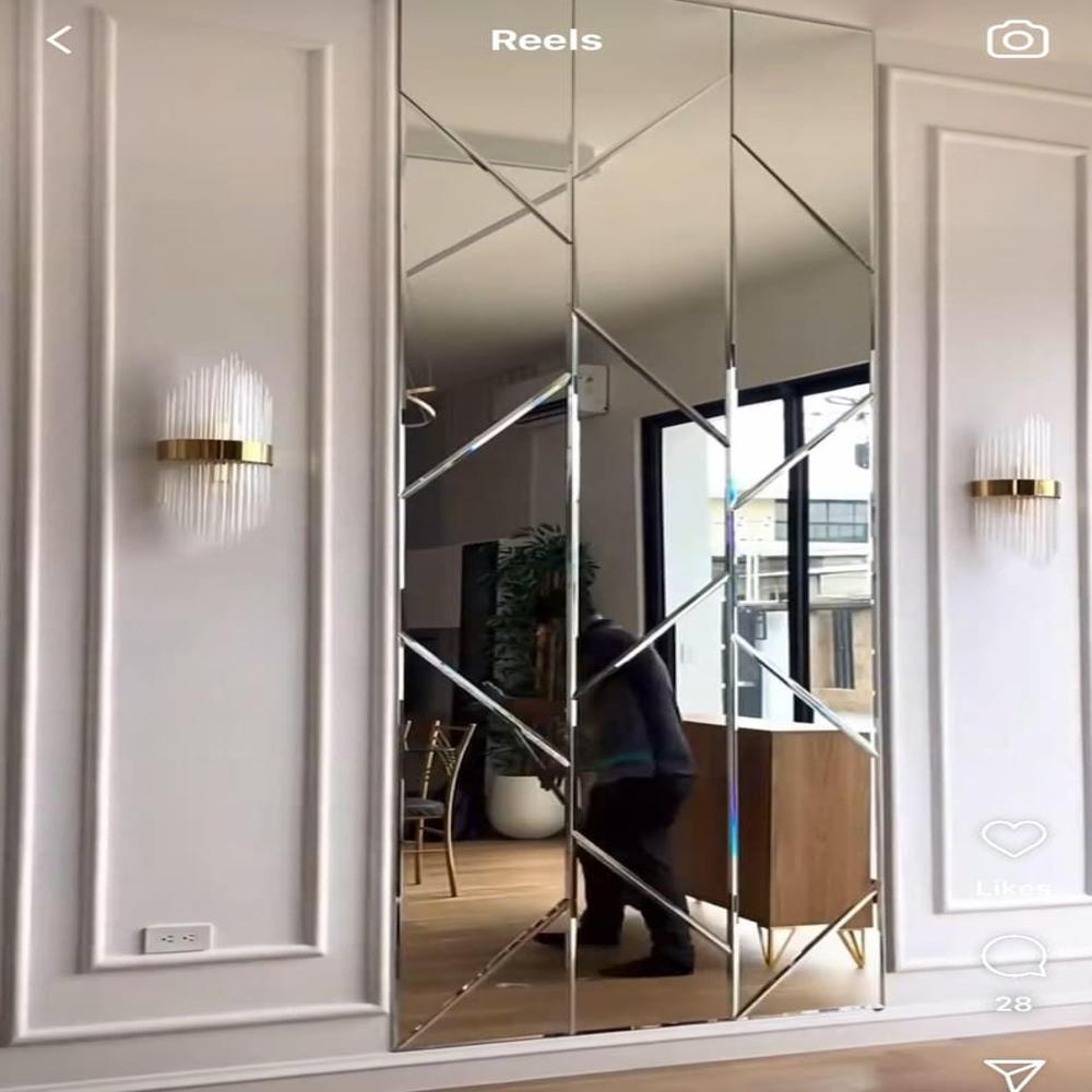Mirror wall