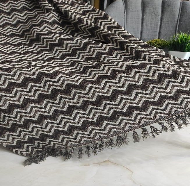 Zigzag Throw - Feature: Shrink-resistant