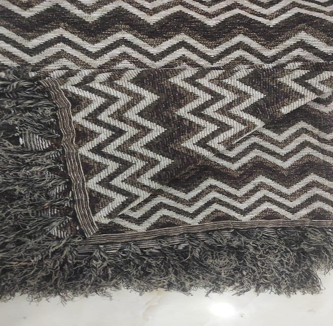 Zigzag Throw - Feature: Shrink-resistant