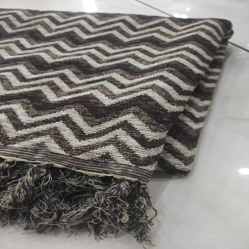 Zigzag Throw - Feature: Shrink-resistant