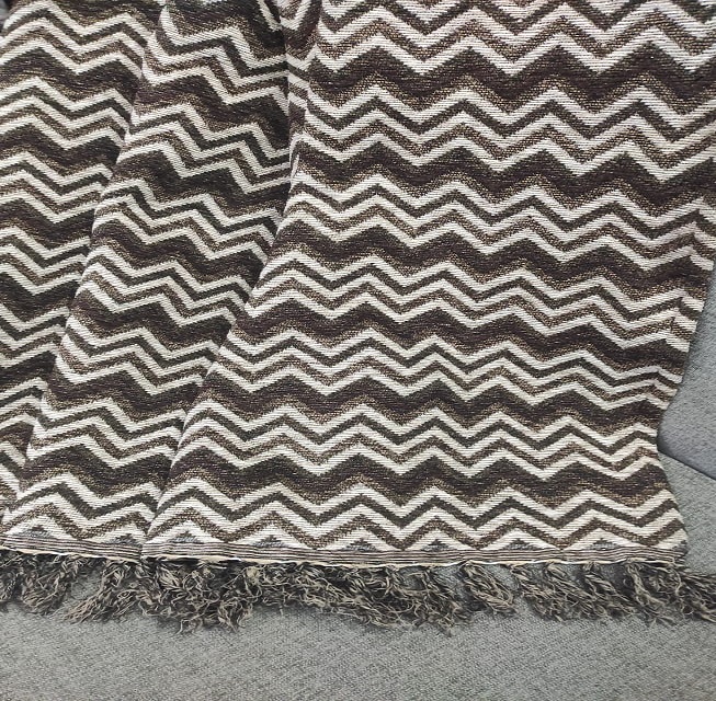 Zigzag Throw - Feature: Shrink-resistant