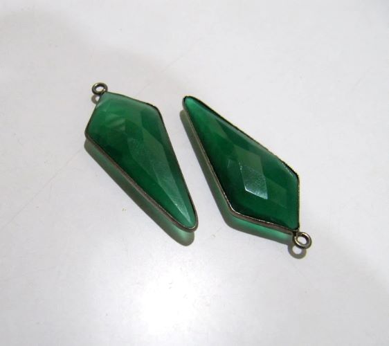 2 Pcs Natural Green Onyx Briolette Faceted 15x35mm Arrowhead charm pendant