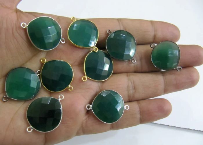 Natural Green Onyx Heart Shape 20mm Briolette Bezel Connectors Double Loop Bezel